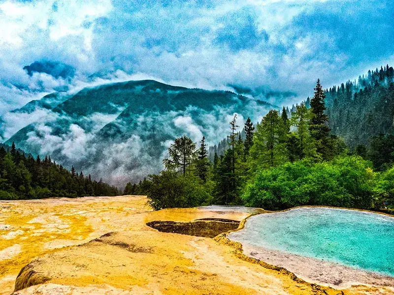 2026 [Jiuzhaigou Dream] Panda Park + Dujiangyan + Jiuzhaigou + Huanglong + Mount Siguniang 5-Day Tour - Sichuan 3