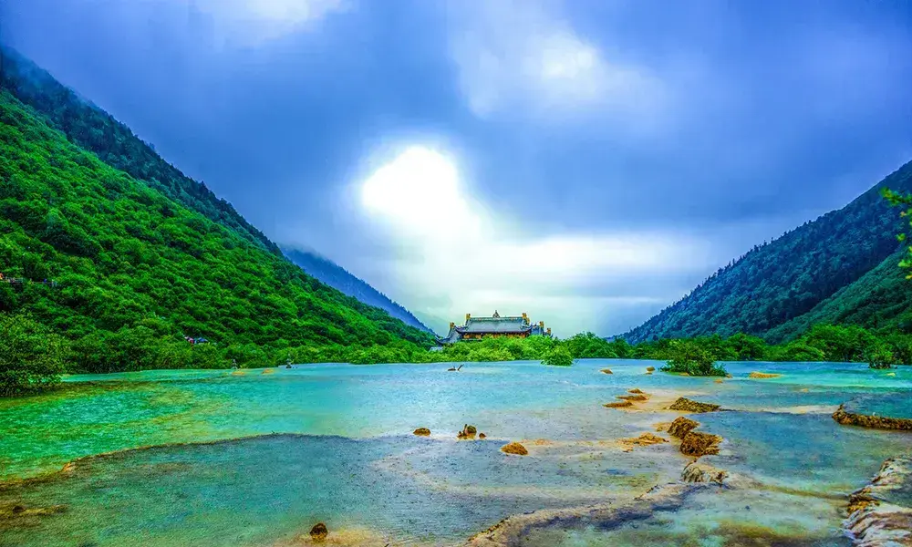 2026 [Jiuzhaigou Dream] Panda Park + Dujiangyan + Jiuzhaigou + Huanglong + Mount Siguniang 5-Day Tour - Sichuan 2