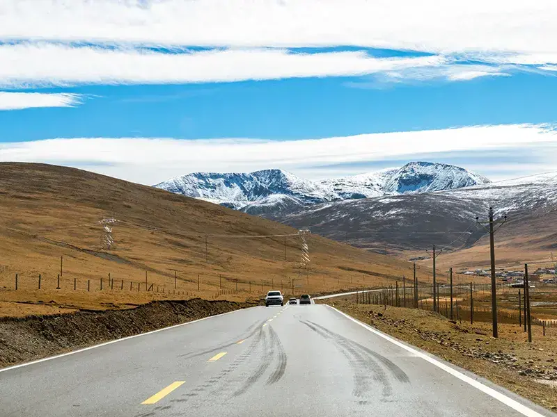 Sichuan-Tibet Highway Vehicle & Gear Complete Guide: SUV or Sedan? 2026 Latest Tibet Entry Guide