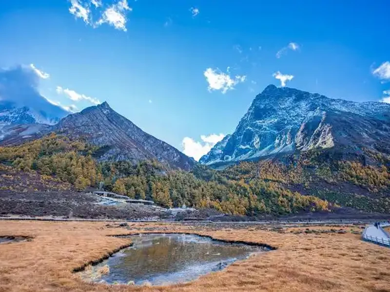 Self-Driving to Daocheng Yading: How to Survive the 800 km from Chengdu - travel guide cover
