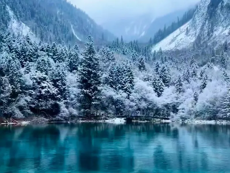 Jiuzhaigou in Winter: Ice Falls, Fewer Crowds & Real Worth
