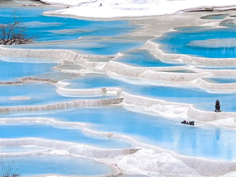 How to Explore Huanglong? (Five-Color Pools + Cable Car) - Spot Guides