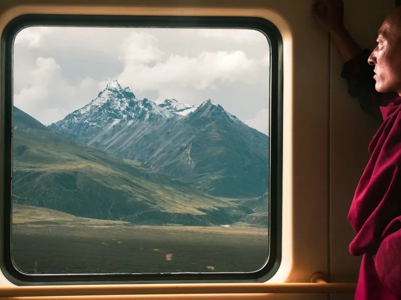 How to Choose a Train to Tibet? (Qinghai-Tibet Railway Types/Berths/Tickets)
