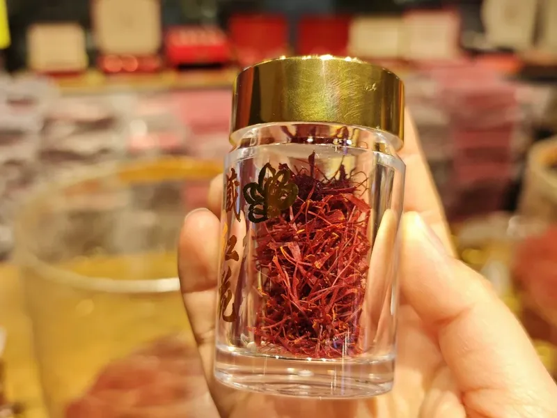 How to Identify Real Saffron? (Features + Methods) - Travel Tips