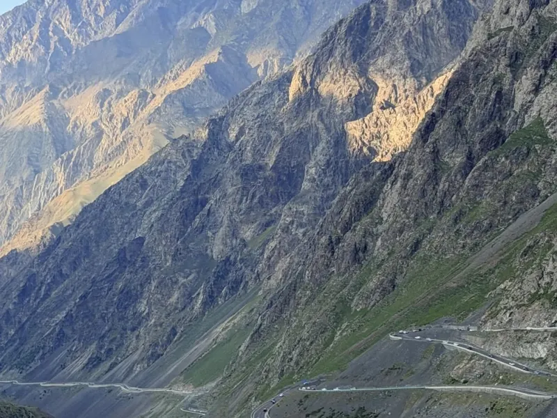Duku Highway North vs South: Which Section to Choose? (Scenery + Road + Time)