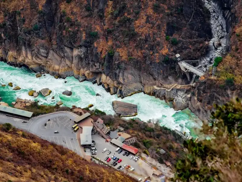 Tiger Leaping Gorge Trek + Jade Dragon Snow Mountain: Yunnan's Ultimate Outdoor Combo - Spot Guides